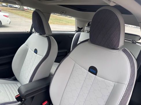 Certified 2025 MINI Cooper S image 7