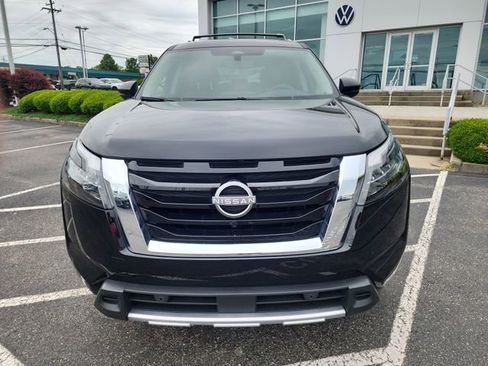 Used 2025 Nissan Pathfinder Platinum w/ Cargo Package FWD image 8