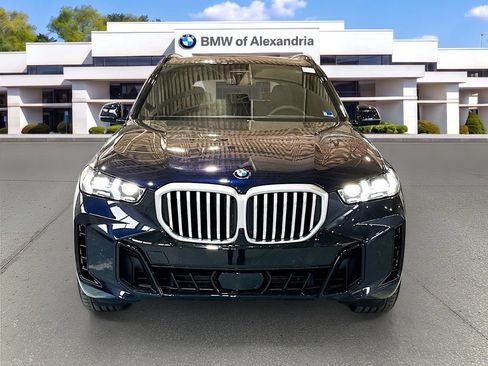 New 2026 BMW X5 xDrive40i w/ M Sport Package AWD/4WD image 2