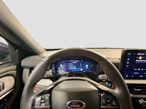 Used 2025 Ford Explorer ST-Line image 7