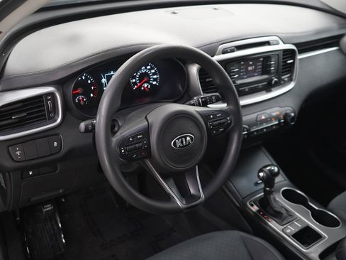 Used 2017 Kia Sorento FWD image 20