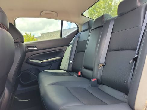 Used 2019 Nissan Altima 2.5 SR FWD image 11