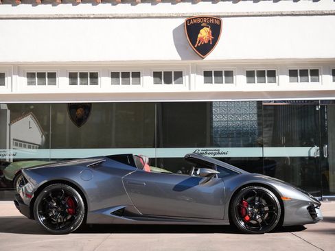 Used 2017 Lamborghini Huracan LP 580-2 image 2