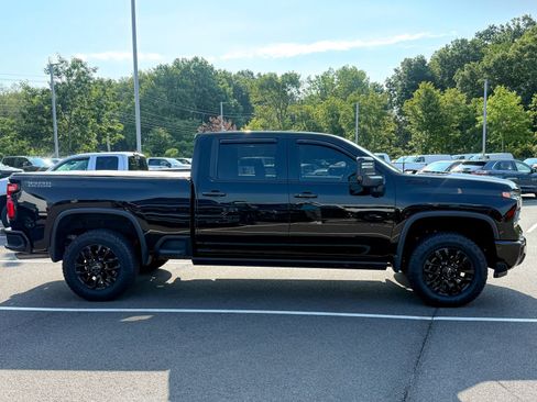 Used 2025 Chevrolet Silverado 2500 LTZ w/ Trail Boss Package AWD/4WD image 7