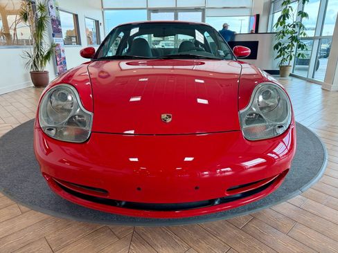 Used 2001 Porsche 911 Carrera RWD image 2