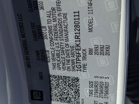 Used 2024 GMC Canyon Denali image 23