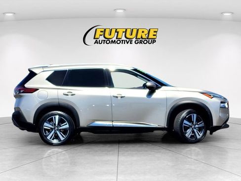 Used 2023 Nissan Rogue SL FWD image 3