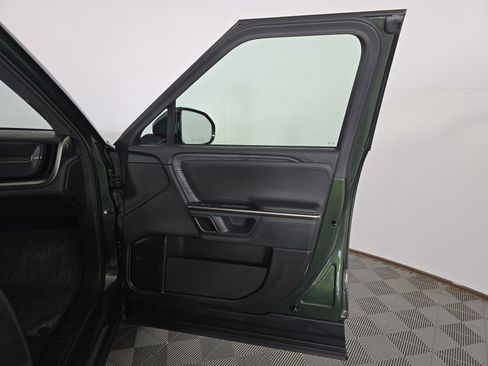 Used 2024 Rivian R1S Adventure AWD/4WD image 19