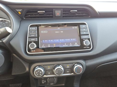 Used 2025 Nissan Kicks Play S image 8