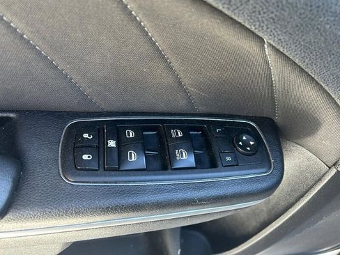 Used 2019 Dodge Charger SXT image 28