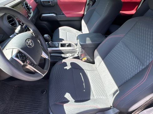 Used 2023 Toyota Tacoma SR5 w/ Technology Package image 9