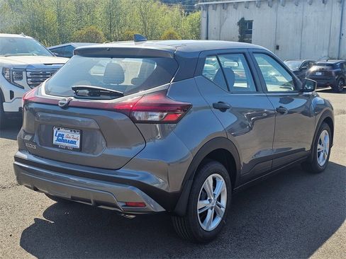 New 2025 Nissan Kicks Play S image 5