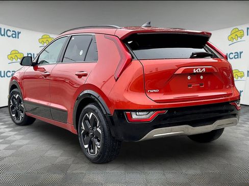 Used 2023 Kia Niro Wave w/ Wave Preserve Package FWD image 4
