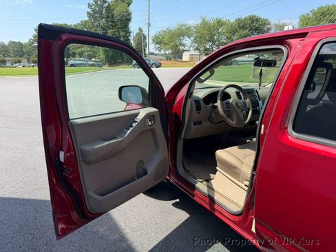 Used 2014 Nissan Frontier SV RWD image 9