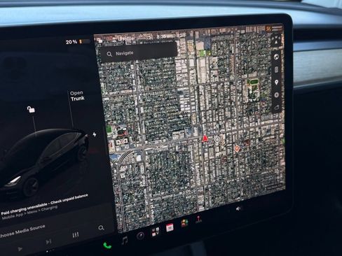Used 2022 Tesla Model 3 Standard Range RWD image 9