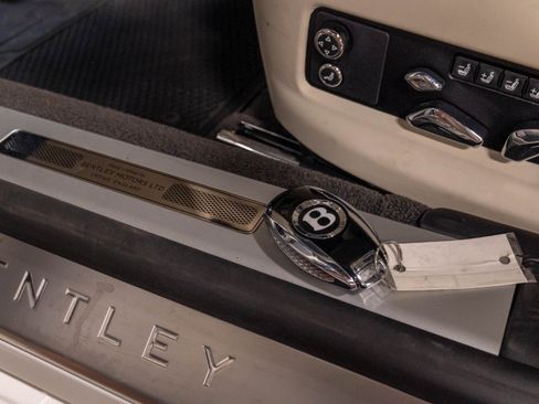 Used 2021 Bentley Flying Spur W12 AWD/4WD image 14