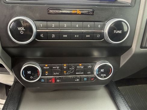 Used 2021 Ford Expedition Max XLT image 12