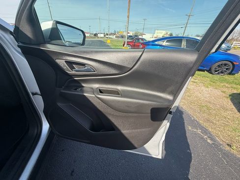 Used 2020 Chevrolet Equinox LT image 22