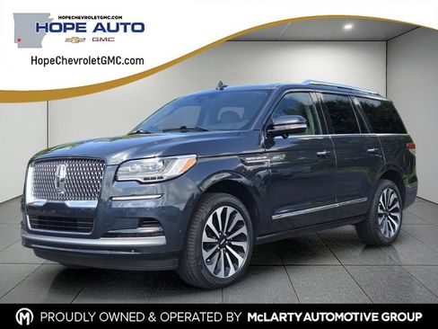 Used 2024 Lincoln Navigator Reserve AWD/4WD image 1