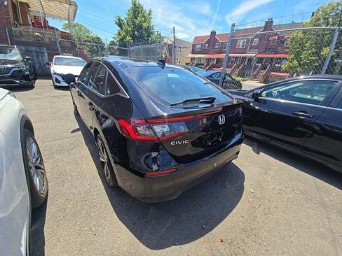 Used 2023 Honda Civic LX image 3