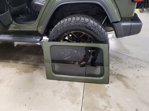 Used 2023 Jeep Wrangler Unlimited Sahara AWD/4WD image 83