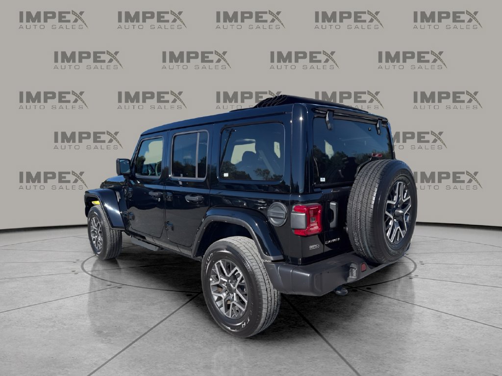 Used 2026 Jeep Wrangler Unlimited Sahara AWD/4WD image 3