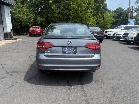 Used 2015 Volkswagen Jetta Sport FWD image 9