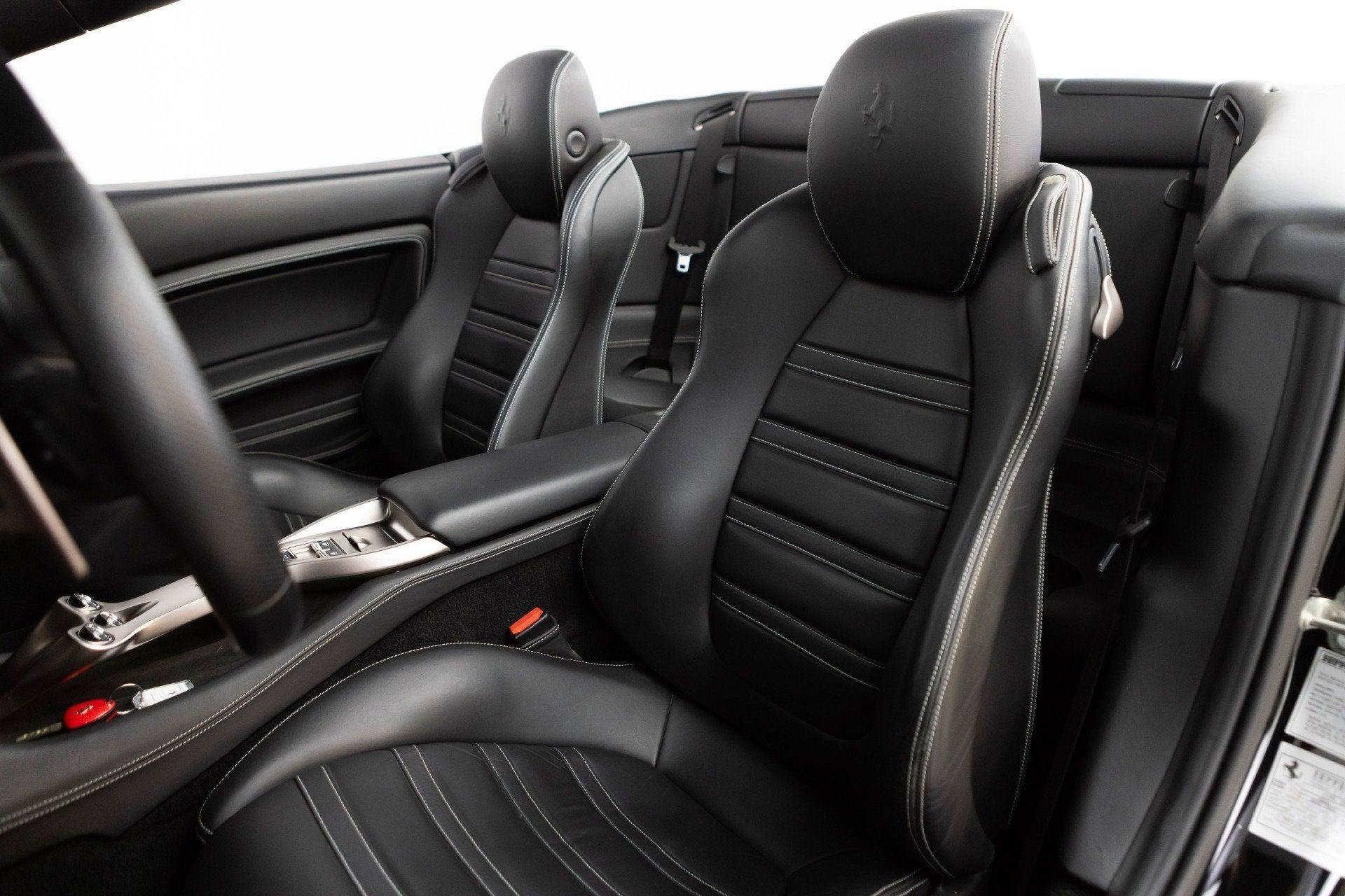 Used 2010 Ferrari California RWD image 3