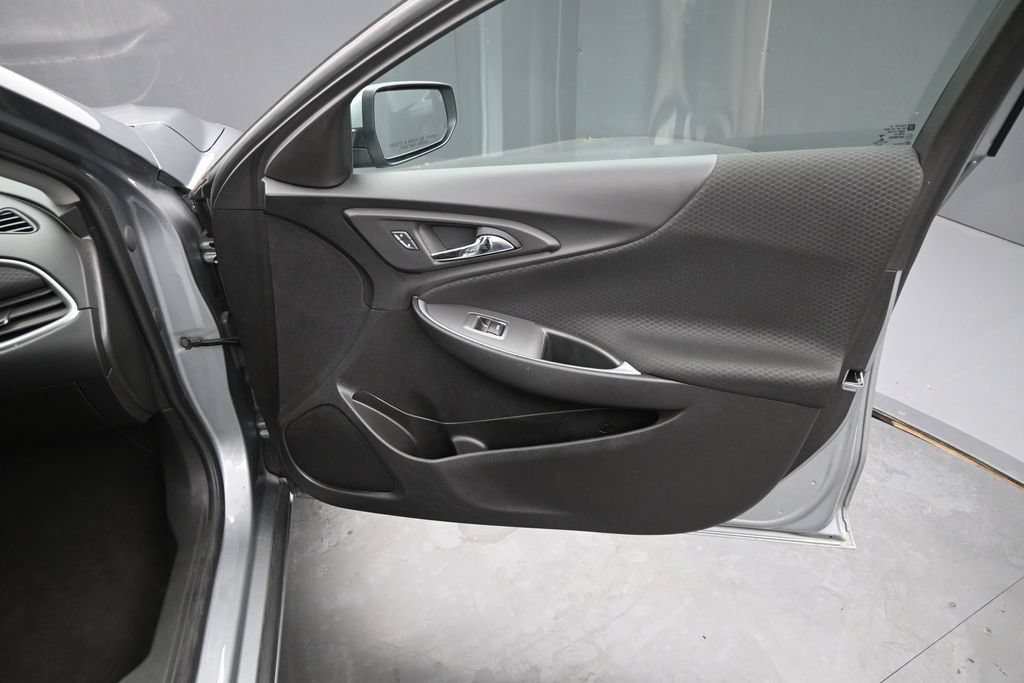Used 2025 Chevrolet Malibu LT FWD image 14