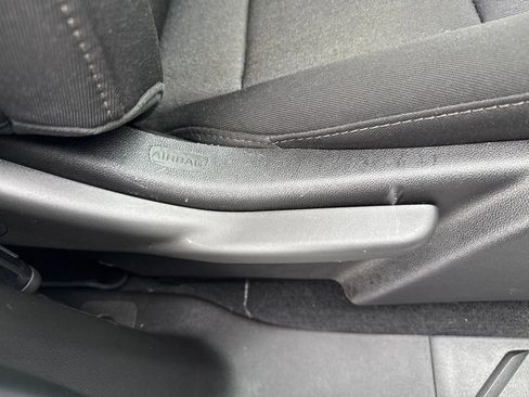 Used 2025 Chevrolet Colorado W/T image 18