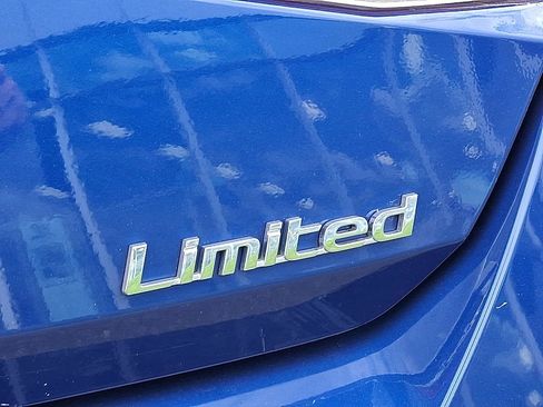 Used 2023 Hyundai Elantra Limited w/ Cargo Package image 32