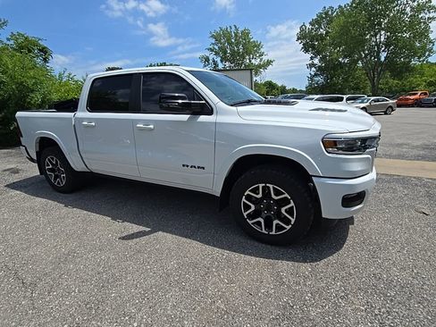 Used 2025 RAM 1500 Laramie AWD/4WD image 10