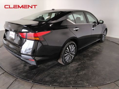 Used 2025 Nissan Altima 2.5 SV image 5