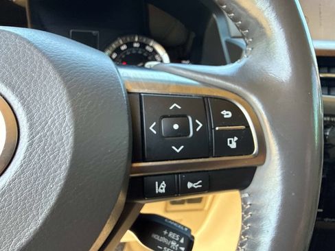 Used 2019 Lexus LX 570 4WD w/ Luxury Package image 26