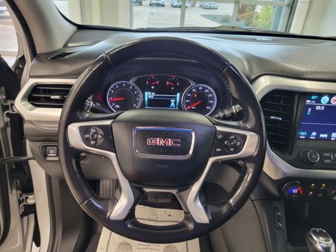 Used 2019 GMC Acadia SLT image 16