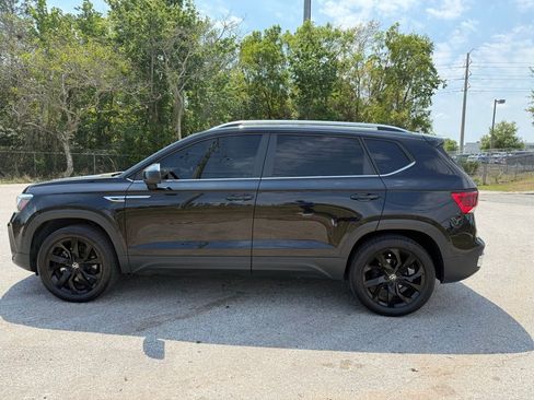 Used 2022 Volkswagen Taos SE w/ Panoramic Sunroof Package image 15