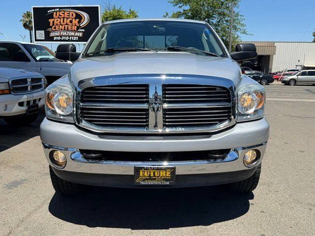 Used 2009 Dodge Ram 2500 Truck SLT w/ Popular Equipment Group AWD/4WD image 2