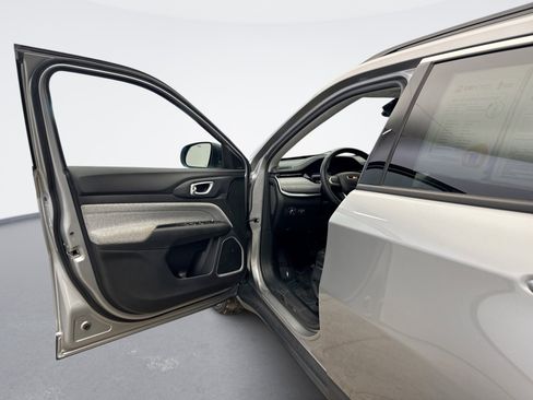 Used 2022 Jeep Compass Latitude w/ Convenience Group image 9