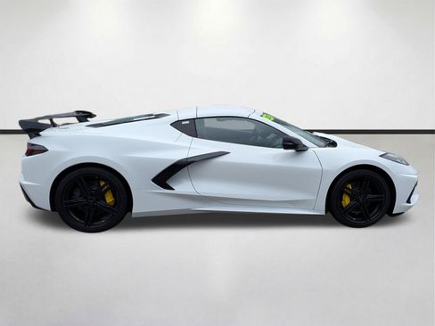 Used 2026 Chevrolet Corvette Stingray Coupe RWD image 3