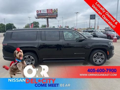 Used 2024 Jeep Wagoneer L Series II RWD image 6