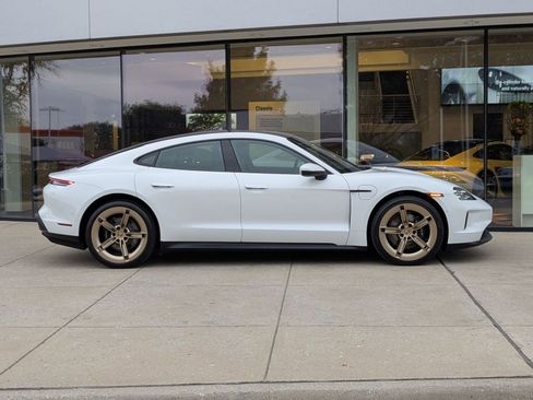 Used 2025 Porsche Taycan 4S image 9