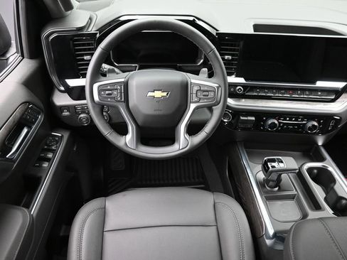 New 2026 Chevrolet Silverado 1500 LTZ w/ Z71 Off-Road Package image 13