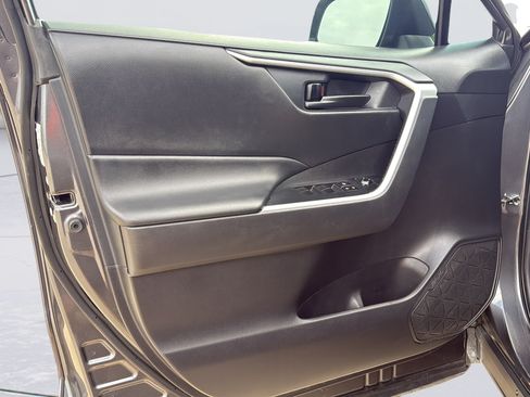 Used 2023 Toyota RAV4 LE FWD image 18
