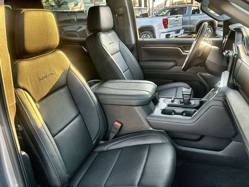 Used 2025 GMC Sierra 1500 Denali w/ Technology Package image 29