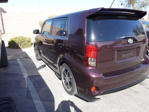 Used 2013 Scion xB FWD image 2