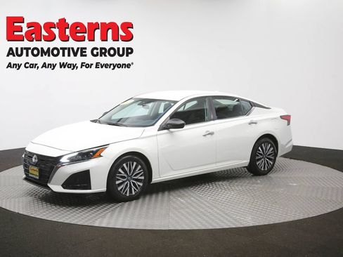 Used 2025 Nissan Altima 2.5 SV FWD image 55