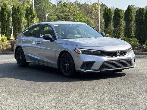 Used 2023 Honda Civic Sport image 2