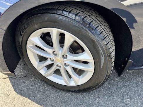 Used 2018 Chevrolet Malibu LT image 9