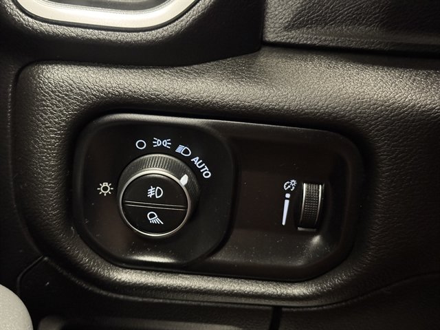 Used 2020 RAM 1500 Big Horn AWD/4WD image 29
