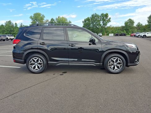 Certified 2023 Subaru Forester Premium AWD/4WD image 8